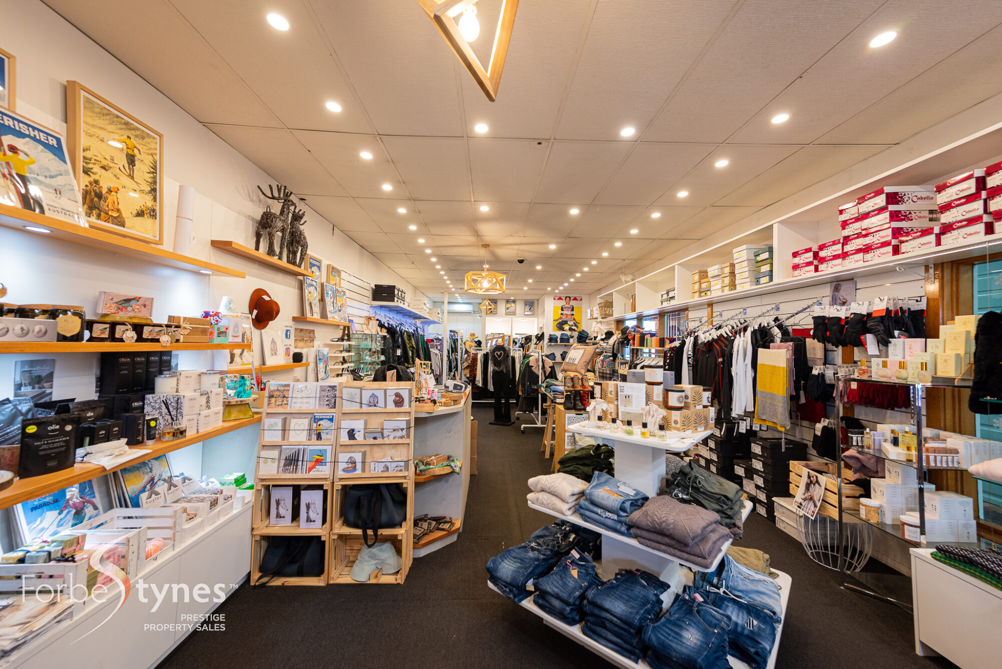 Fashion retail business for sale in Jindabyne Shopping Centre Forbes
